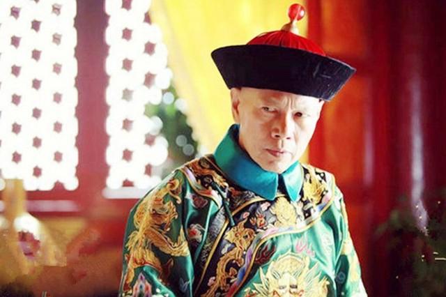 因相貌太丑乾隆出上联挖苦，却被他当场对出，乾隆大喜：赐他探花