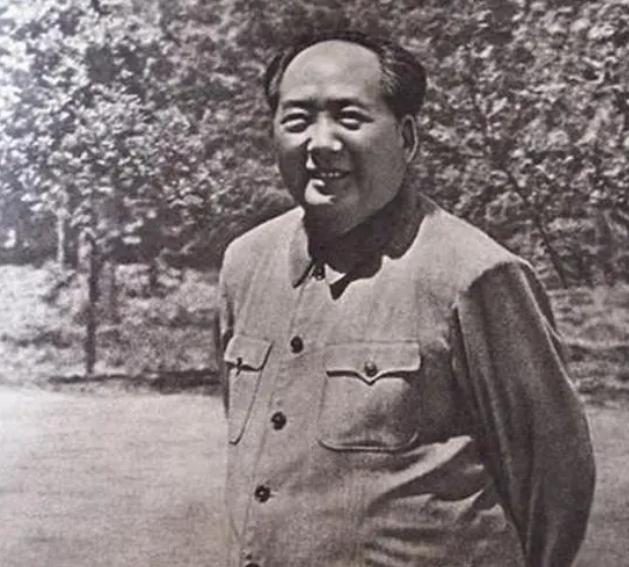 54年毛主席著作海外发行，美军官看后：如果早点读到，绝不打朝鲜