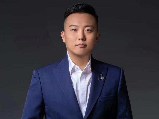 二哥刘祥坤月入百万为张二嫂团队涨粉引发老方丈粉丝不满