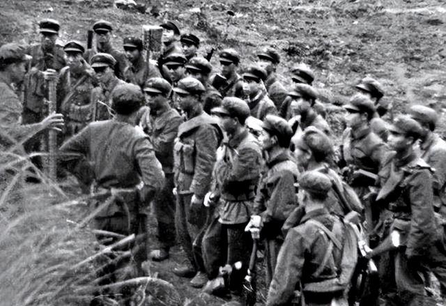 84年，我军干部在前线被越军特种兵军截杀，以1敌4身中十多刀牺牲