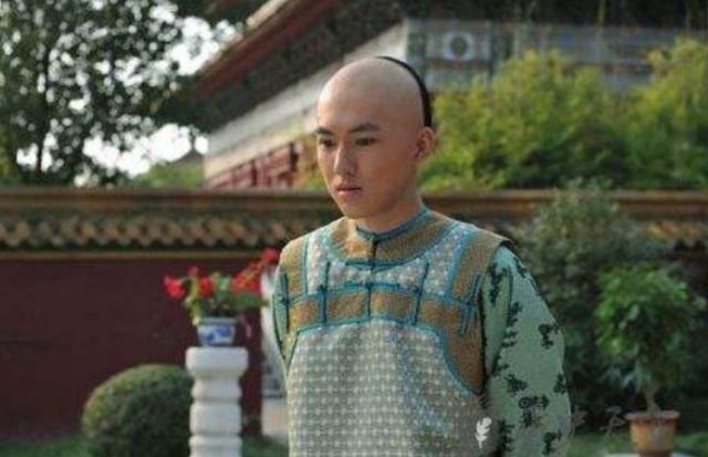 雍正儿子中最聪明的一个，装一辈子糊涂，保住了子孙的荣华富贵