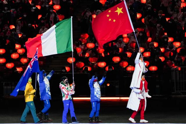 激动！这一刻，“中国红”再次惊艳