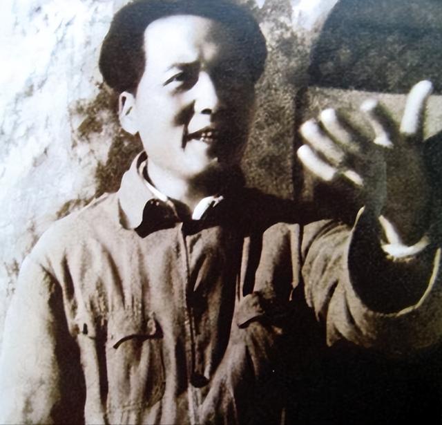 1935年王应湖等人密谋暗害古柏，20多年后被捕，毛主席才得知真相