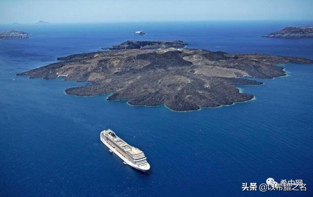 希腊圣托里尼发现巨大火山滑坡痕迹