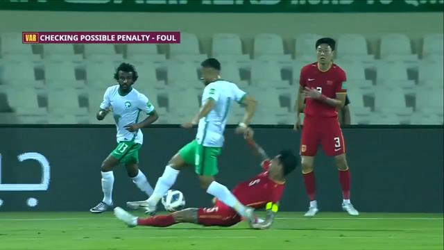 国足1-1沙特背后：逼平不仅靠运气，李霄鹏3次换人喜忧参半