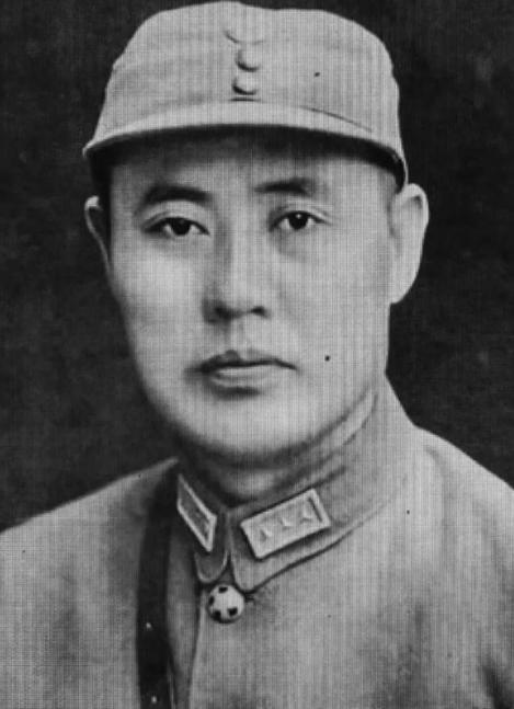 当傅作义起义时，作为兵团司令的石觉极力反对，晚年官至二级上将