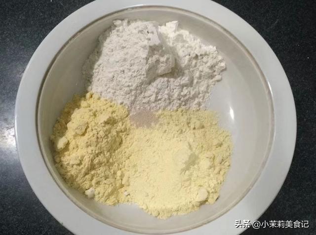 芭蕉根怎么做菜（这菜很多人只吃根）(6)