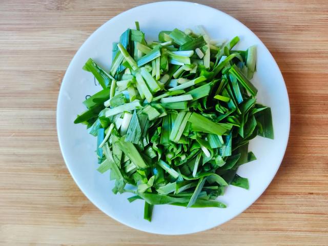 阳春三月，养肝“黄金期”，10食物要多吃，滋阴养肝，越吃越年轻