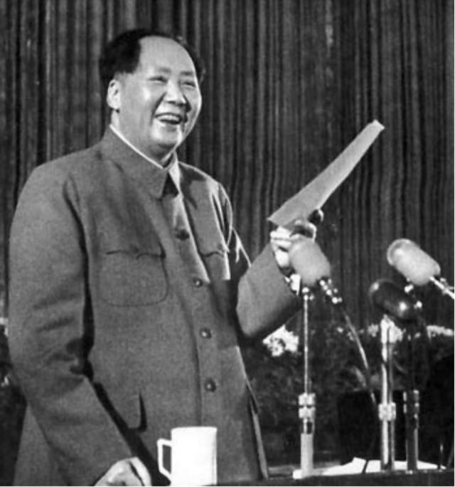 粟裕与林彪堪称伯仲，他们在军事上谁更厉害？来看毛主席怎么评价
