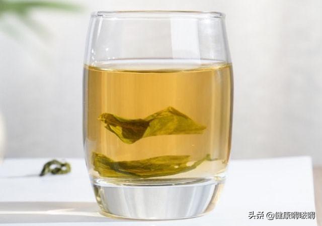早春养胃，少碰一物，多饮二水，坚持三勤，做好四事，胃会感激你