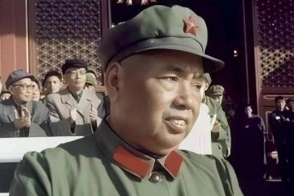 孟良崮战役战前为何许世友会怒摔粟裕的电话，战后则被陈老总批评