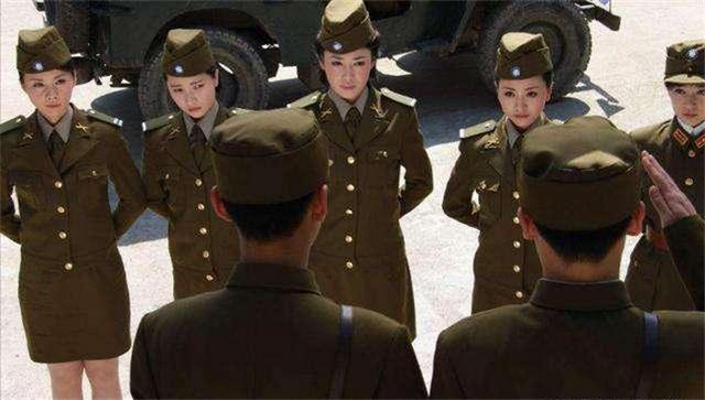 军统女特务精通4国语言，冒死救一地下党员，11年后反救自己一命