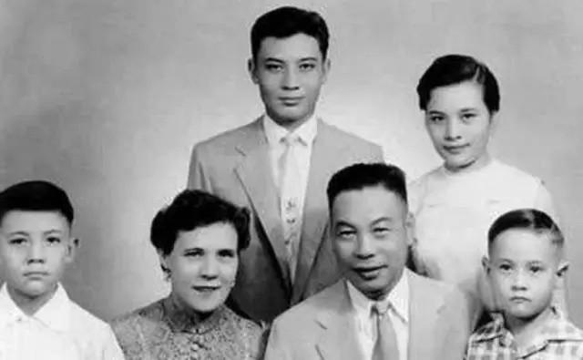 女儿恋情公开后，蒋经国怒掀俞大维办公桌：让你儿子远离我宝贝