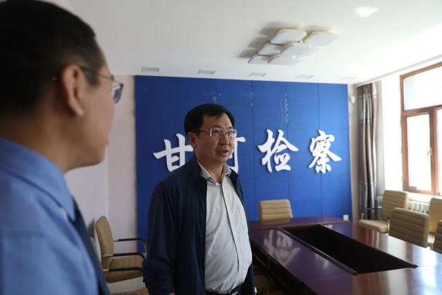 呼伦贝尔市检察院党组书记、检察长秦虎一行到鄂伦春自治旗检察院调研指导工作
