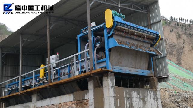 安徽橡胶带式真空压滤机照片的简单介绍