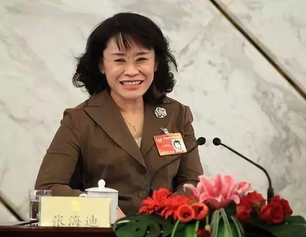 张海迪和王佐良：没有婚礼，没有孩子，相约老了一起去敬老院