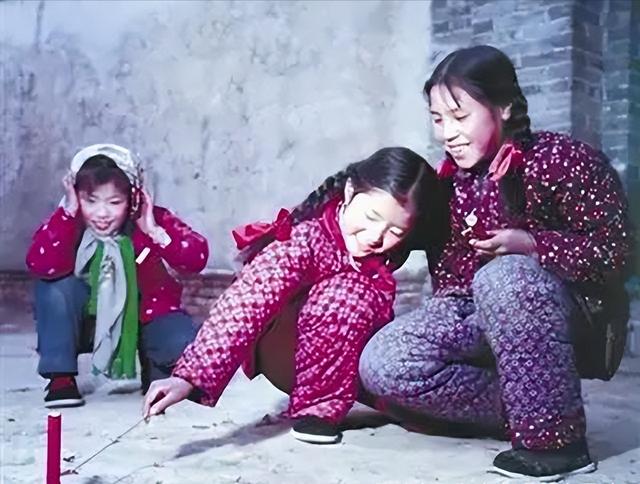 一组童年老照片：7080后的回忆，你的童年是这样么？张张戳中泪点
