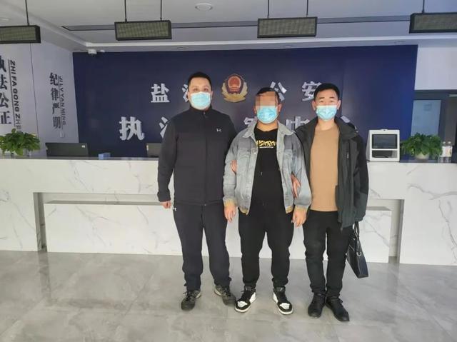 “藏蓝”青春永飞扬