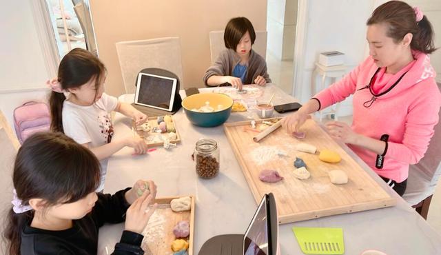 5个住上海的港台艺人，刘畊宏一家吃馒头，38岁女港星：感谢祖国
