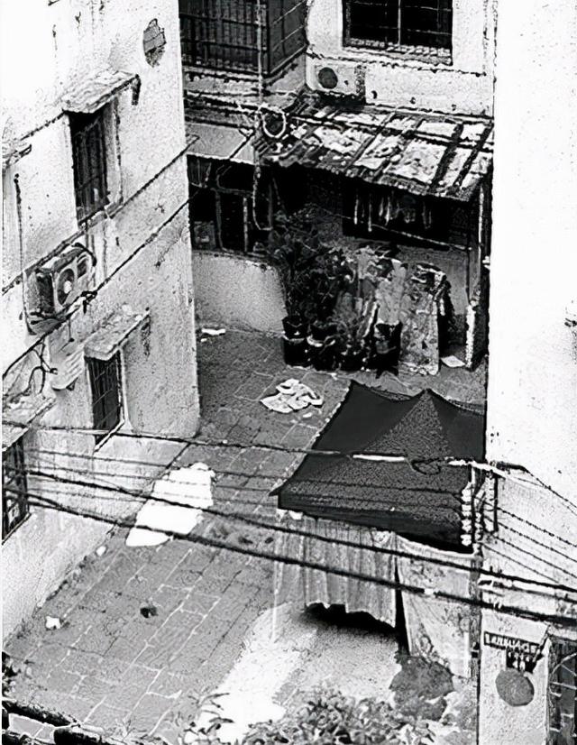 2002年，广东50岁夫妇生下龙凤胎，10年后两人跳楼自杀，为何？