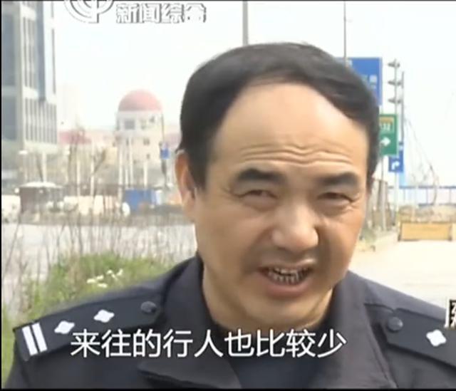 2012年，上海环卫大叔上班路上救人被索赔16万，法院判决大快人心