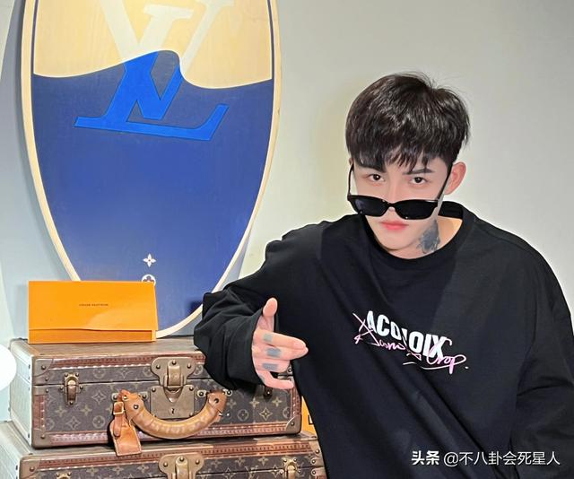 网红为了赚钱没底线，整容、求婚时卖货，痞幼连亲妈都不认
