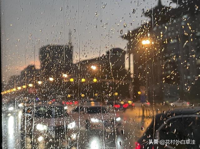 蔡诚口语诗系列：我们穿行长安街头