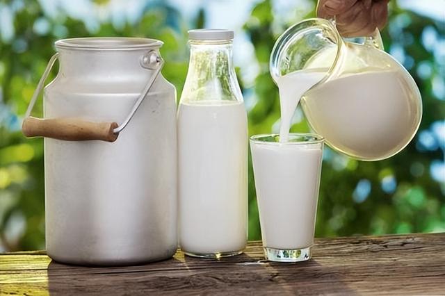 空腹不能喝牛奶、吃香蕉？错了！空腹真正不能吃的是这3类食物