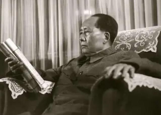 1945年，毛泽民女儿看望伯伯时提出一请求，毛主席：我支持