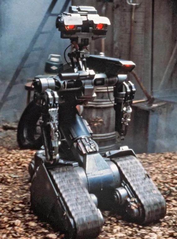 6推荐指数:★★★★机器人有自主意识nova军火公司开发了五台战争用