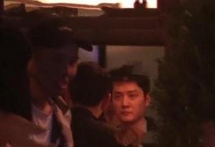 和赵丽颖离婚后，冯绍峰过得怎样了？