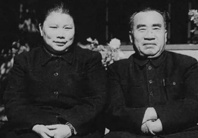 In 1960, when Zhu De and his wife returned to their hometown and saw an ... image picture picture