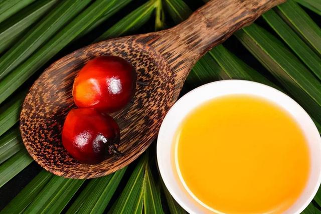 什么油最不健康呢？大豆油吗？医生：这3种“油”，能少吃就少吃