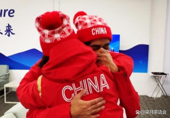 苏翊鸣赛前教练对他说iloveyou 他们在私下的关系有多好 新闻时间