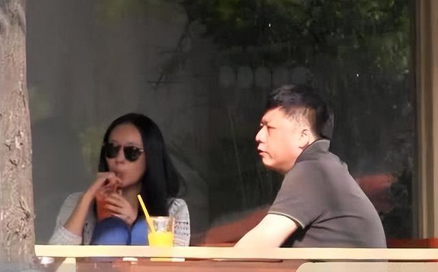 被张国立儿子当街暴打，嫁52岁老公成背后资本，童瑶凭什么拿视后