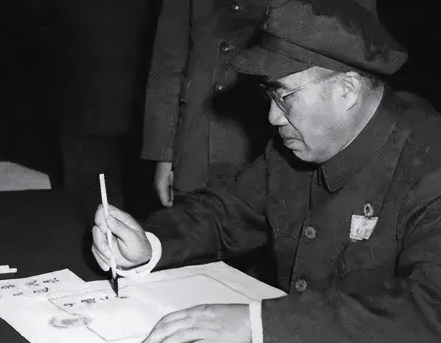 朱德元帅军衔编号是004，60年后揭开001身份，再次认识毛主席格局