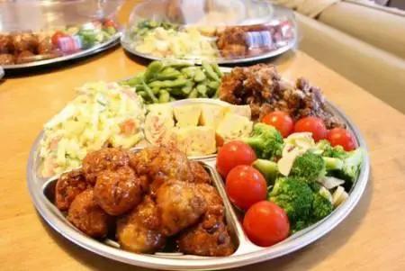 隔夜水、隔夜菜、隔夜茶、隔夜肉，到底哪一个不能吃？