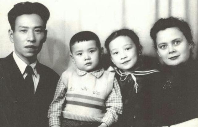 1998年，王光美托人带钱去俄罗斯，邀刘少奇的外国孙子：回家看看