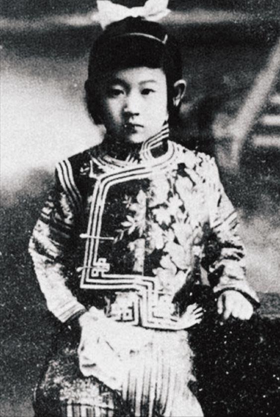 历史上的今天“东方魔女”被枪决｜“东洋谍花”：川岛芳子的一生