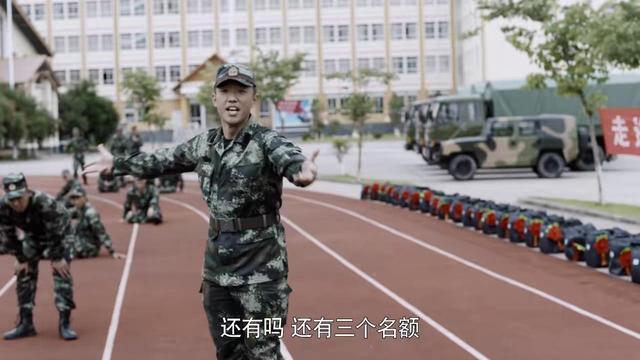 《特战荣耀》首播质量高，1集不够塞牙缝，真正的军旅大剧来了
