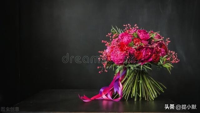朋友结婚发多少红包吉利数字100（朋友结婚发多少红包吉利数字520可以吗）
