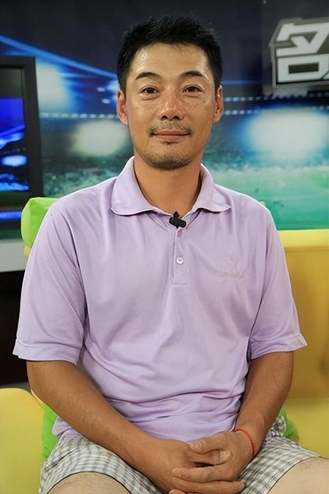 圈内人都得学董路护犊子？名宿邓乐军：精神有改观，但脑子得拐弯
