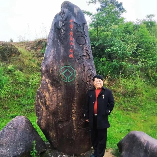 日子简简单单，就真实；生活平平淡淡，就快乐
