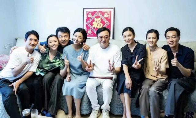 《人世间》背后故事：殷桃自扇耳光吓坏小演员，黄小蕾受伤不喊停
