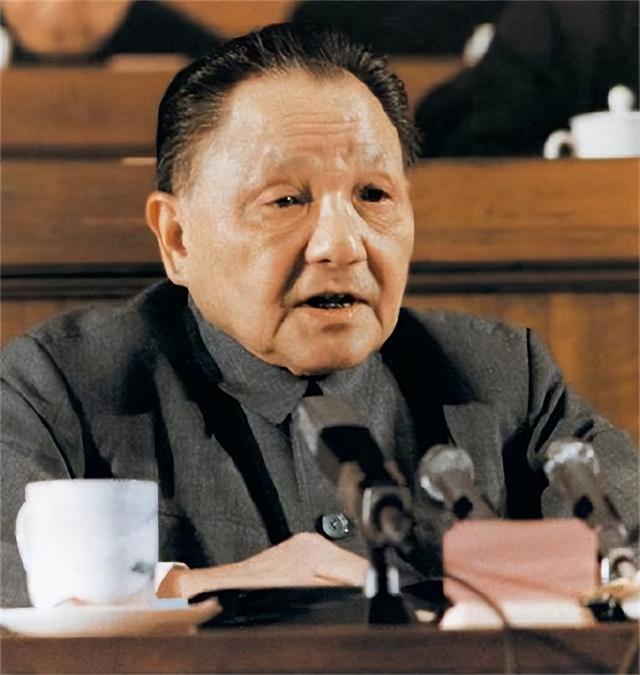 1978年日本记者刁难：钓鱼岛属于哪国，邓小平巧妙应答令人佩服