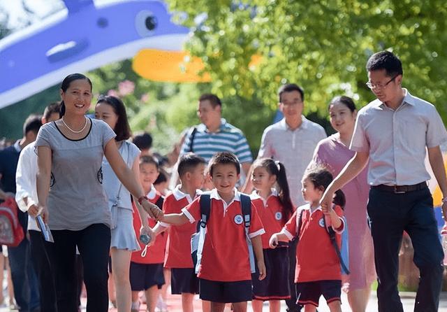 将取消小学入学年龄限制？相关部门作出回应！未满6岁有望能入学