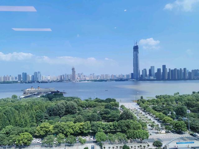 又一房地产企业倒下：利息无法偿还，裁员已达30%