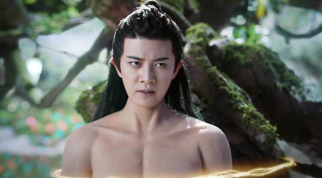 “绝世男鲛人”别硬演，有人是惊艳时光，有人却成了“灾难现场”