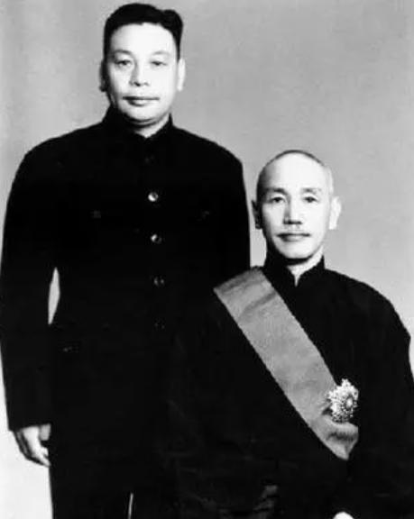 1975年蒋介石逝世，张学良苦想3天挽联，葬礼上留16字意味深长