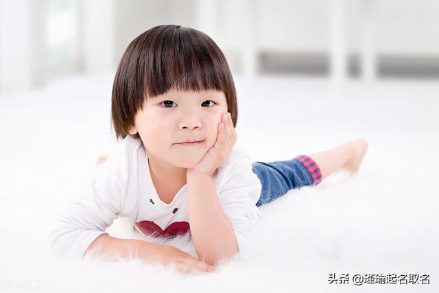 姓张兔年好名字（张姓男孩名字大全属兔）插图